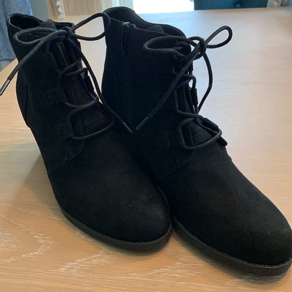 Style & Co Wedge Booties black with laces and inside zippers Sz 9M, New in Box